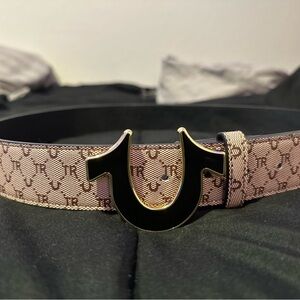 True Religion men’s Belt with Black and Brown Pattern
Size 32🔥🔥🔥💯✅
